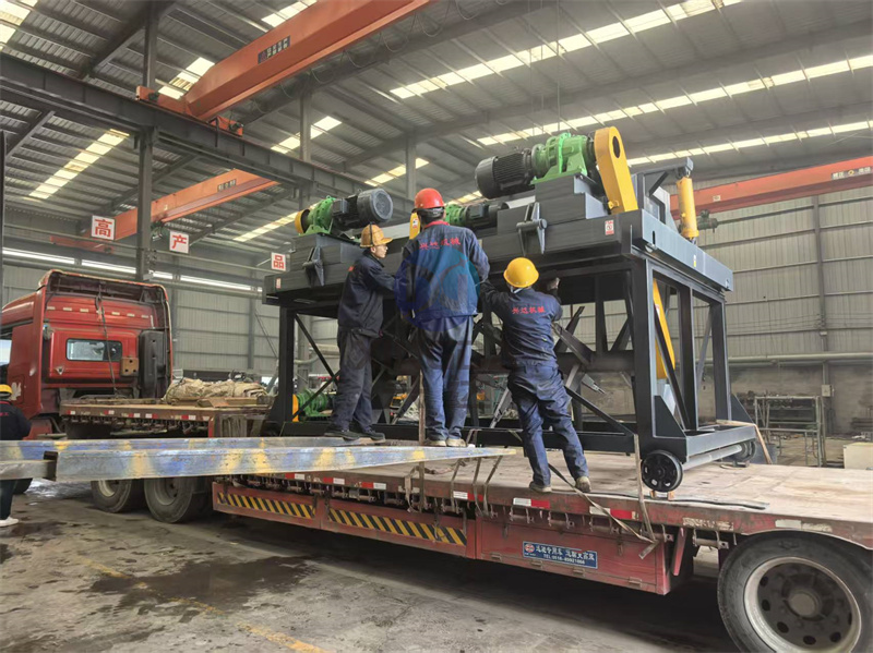 4米液压槽式翻抛机发货现