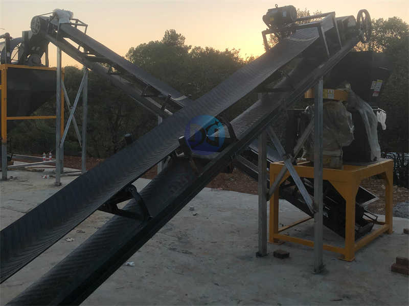 临汾有机肥设备皮带输送机的性能特点