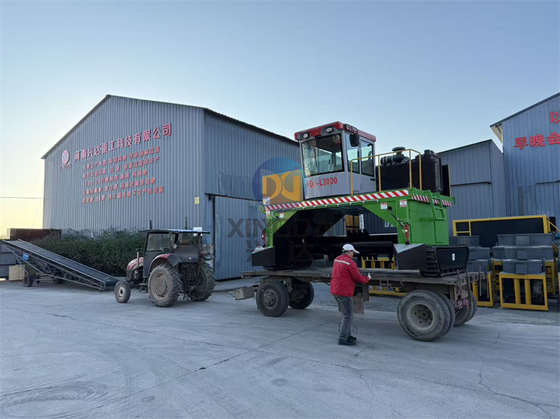 3米宽有机肥履带翻抛机发