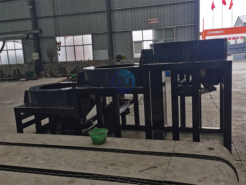 知识讲解:有机肥设备三级抛圆机的设备特点