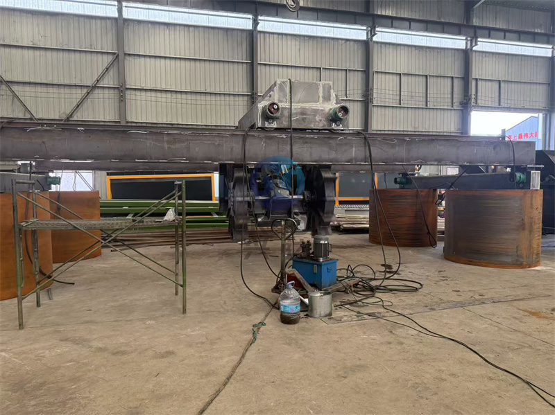 液压轮盘翻抛机生产现场